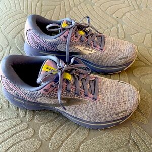 EUC Brooks Ghost 14 Running Shoes